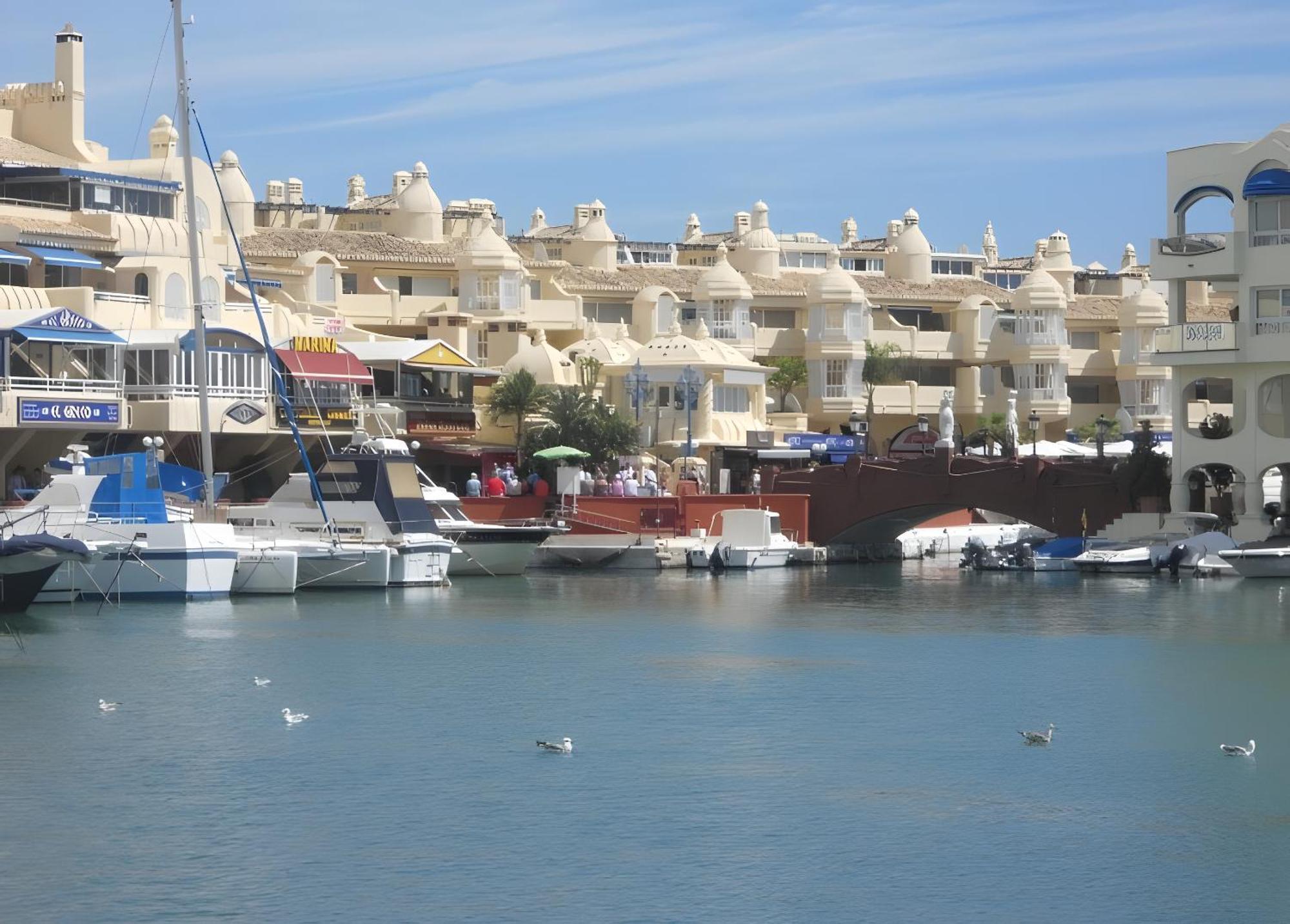 Next To Puerto Marina And The Beach Benalmádena Exterior photo